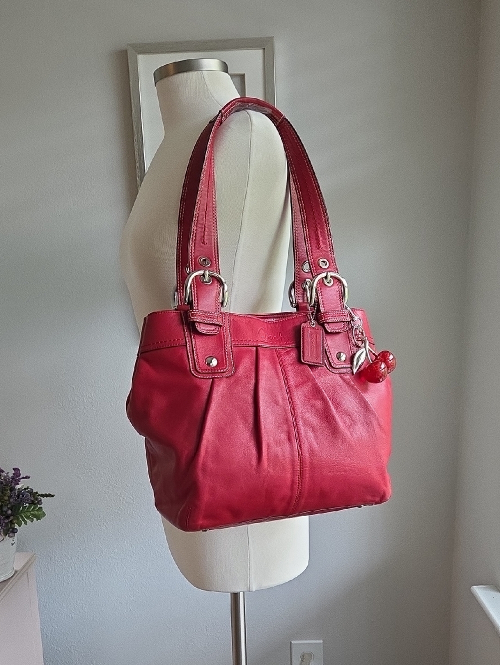 COACH Red Medium SOHO Pleated Leather Shoulder Bag 2006 - Picture 2 of 15